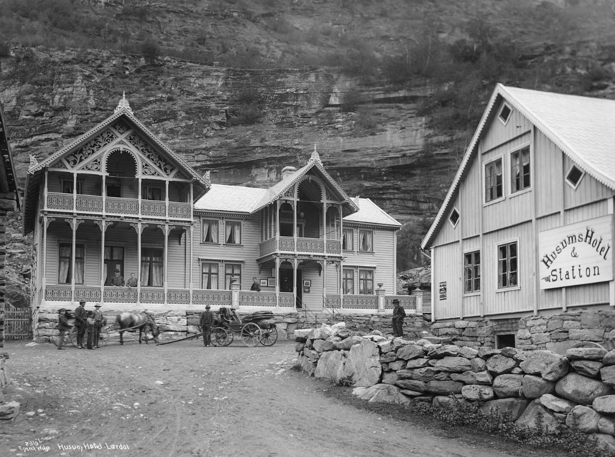 Husum Hotel Borgund Exterior photo